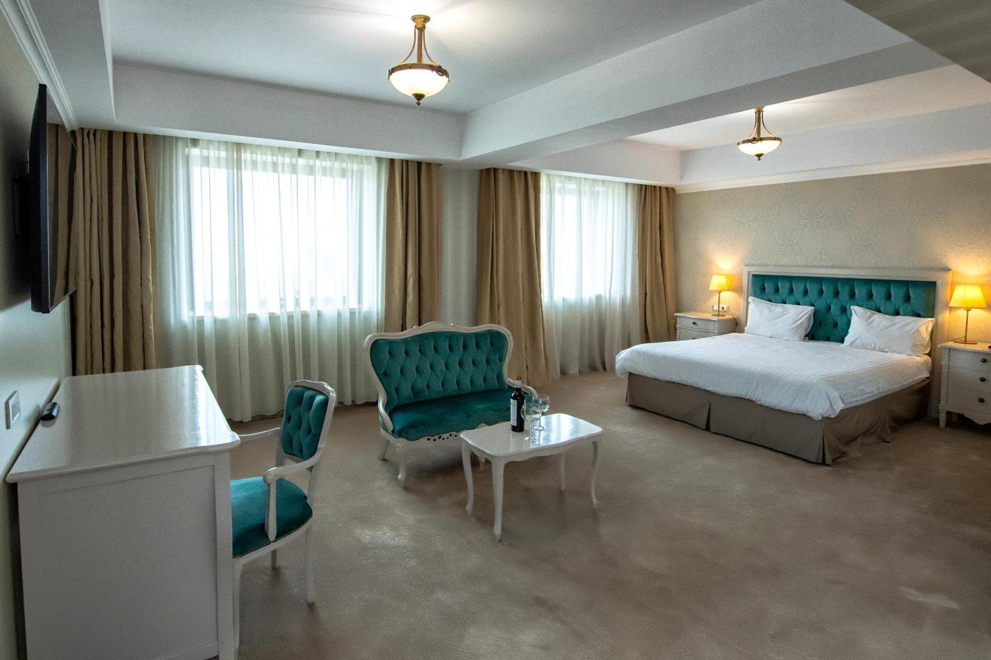 Hotel Roman By Dumbrava Business Resort Exterior foto